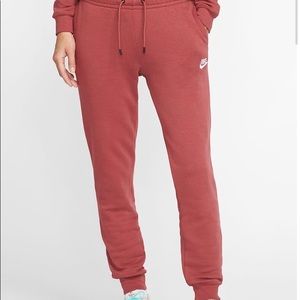 Nike Sportswear Essential fleece pants